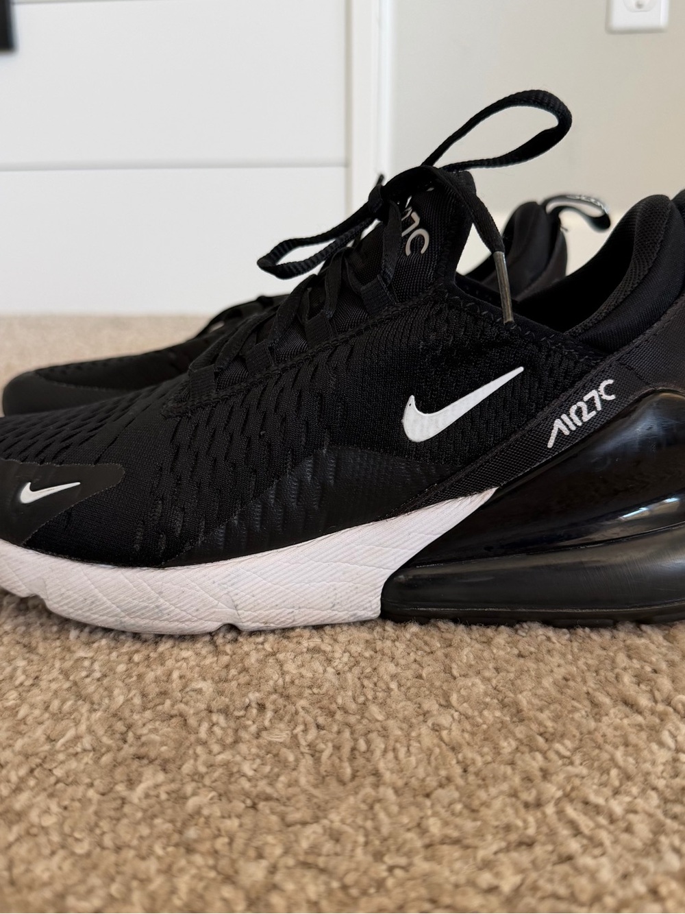 Nike Air Max 270 Sneaker - Picture 3 of 10